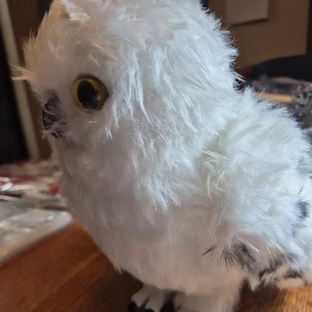 Universal Studios Harry Potter Hedwig Snowy Owl Shoulder Plush Sound & Movement